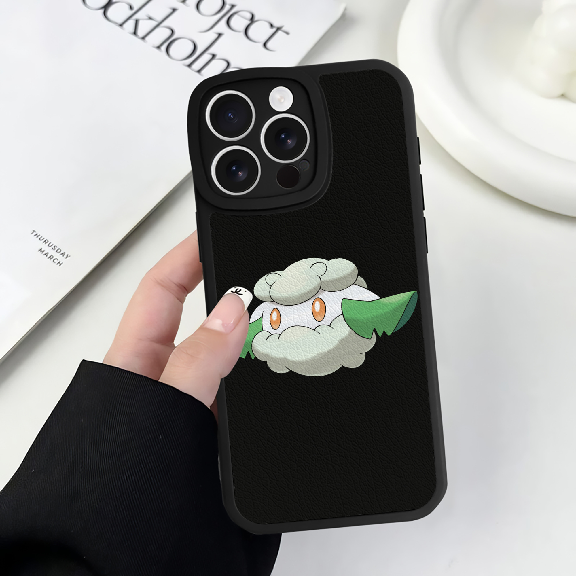（画像用） ポケットモンスター Pokémon 【iPhone 16シリーズ対応】シリコンスマホケース（レザー調） 材質：シリコン